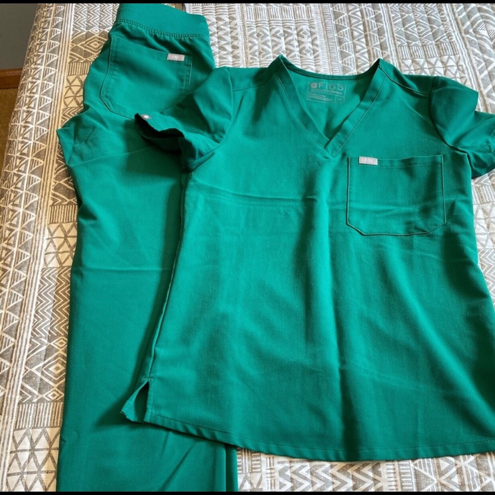 Figs scrubs